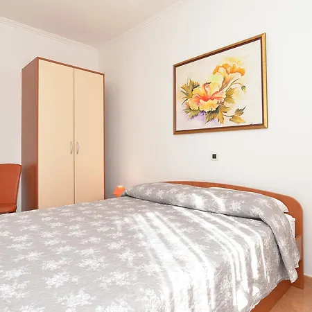 Ljiljana 1553 Apartment