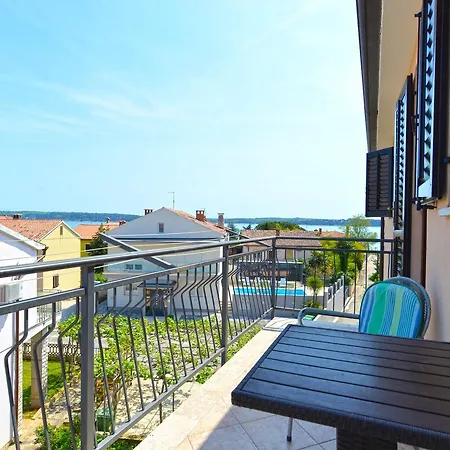 Ljiljana 1553 * Novigrad Istria