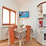 Ljiljana 1553 * Novigrad Istria