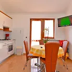 Ljiljana 1553 * Novigrad Istria
