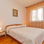 Ljiljana 1553 Lejlighed *